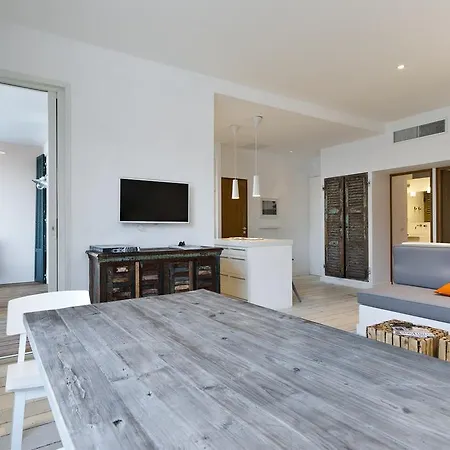 Les Barques, Vue Splendide Sur Le Port De