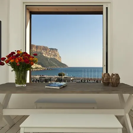 Les Barques, Vue Splendide Sur Le Port De 카시스