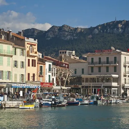 Les Barques, Vue Splendide Sur Le Port De Appartement