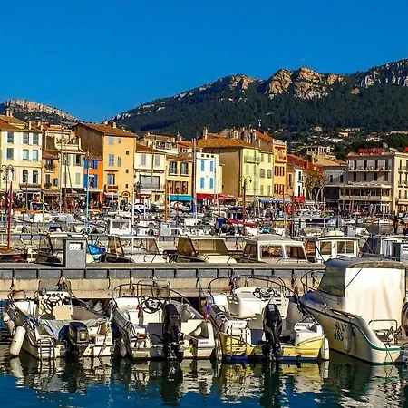 Les Barques, Vue Splendide Sur Le Port De Lägenhet Cassis
