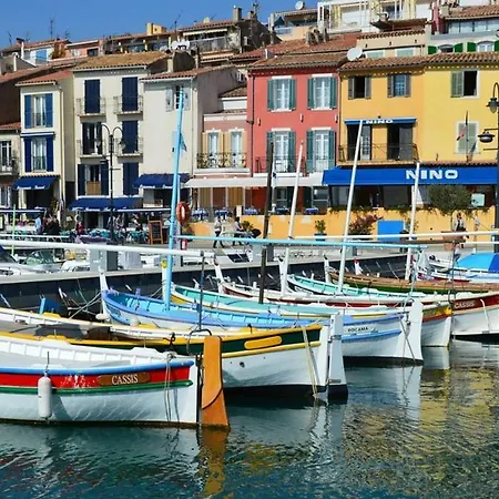 Les Barques, Vue Splendide Sur Le Port De *