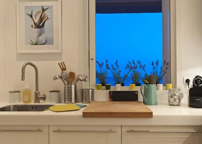 Les Barques, Vue Splendide Sur Le Port De * Cassis